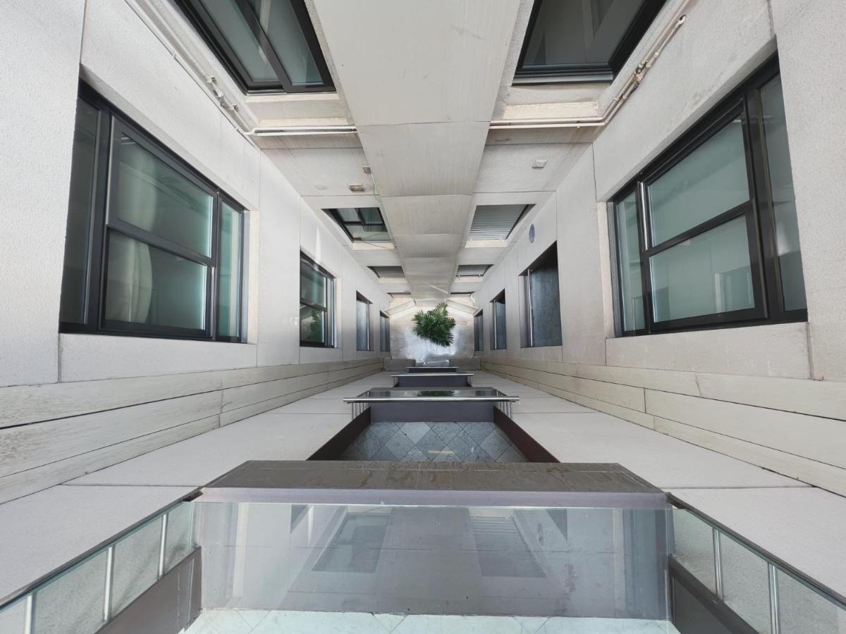 Stay U-Nique Apartments Urquinaona II Barcelona Bagian luar foto